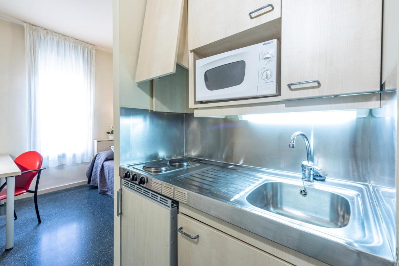 Residencia Universitaria Resa Giner De Los Rios Alcalá de Henares Exteriér fotografie
