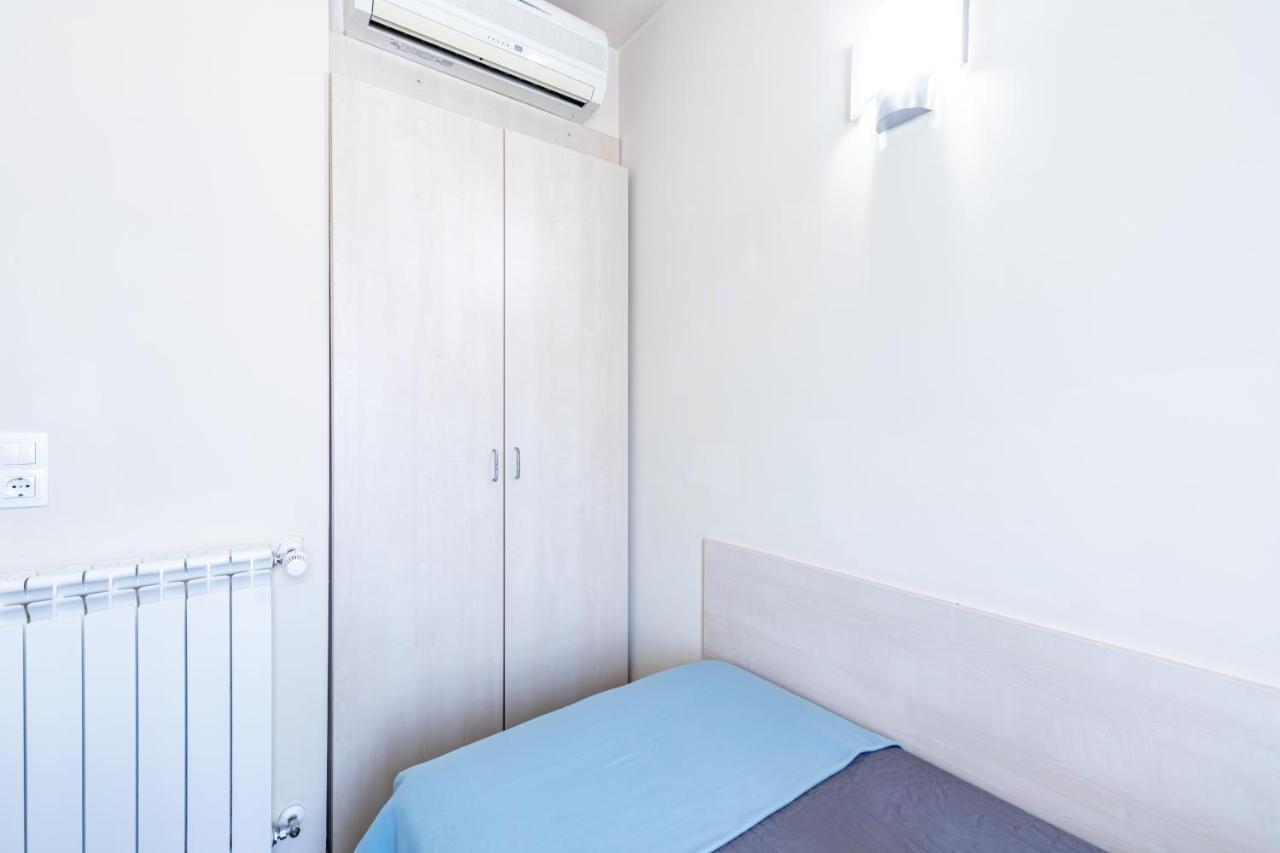 Residencia Universitaria Resa Giner De Los Rios Alcalá de Henares Exteriér fotografie