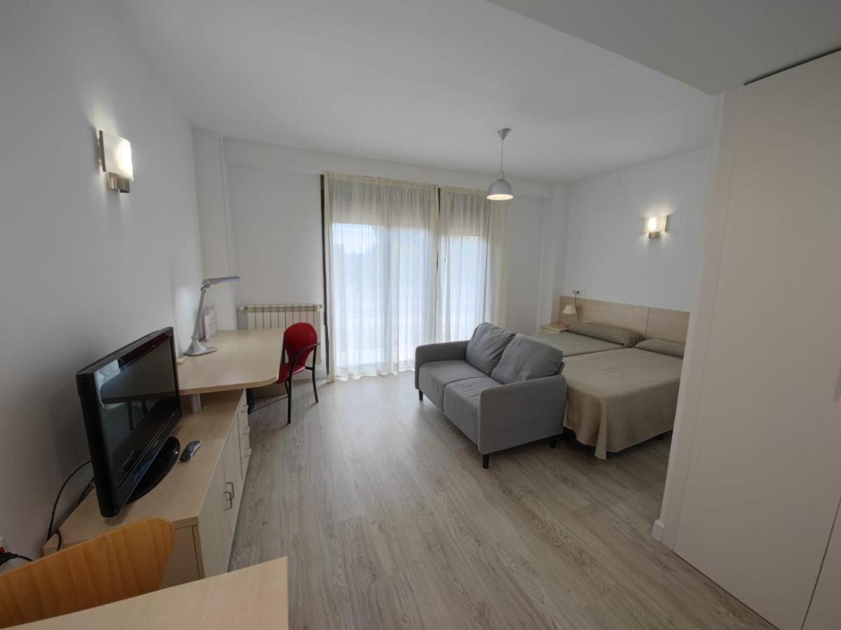 Residencia Universitaria Resa Giner De Los Rios Alcalá de Henares Exteriér fotografie