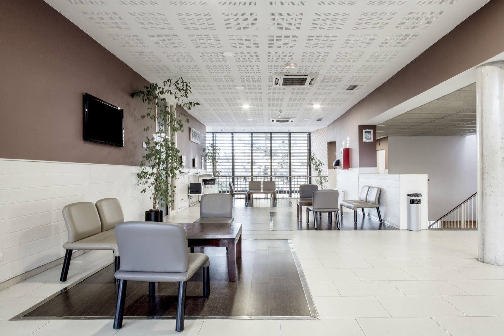 Residencia Universitaria Resa Giner De Los Rios Alcalá de Henares Exteriér fotografie