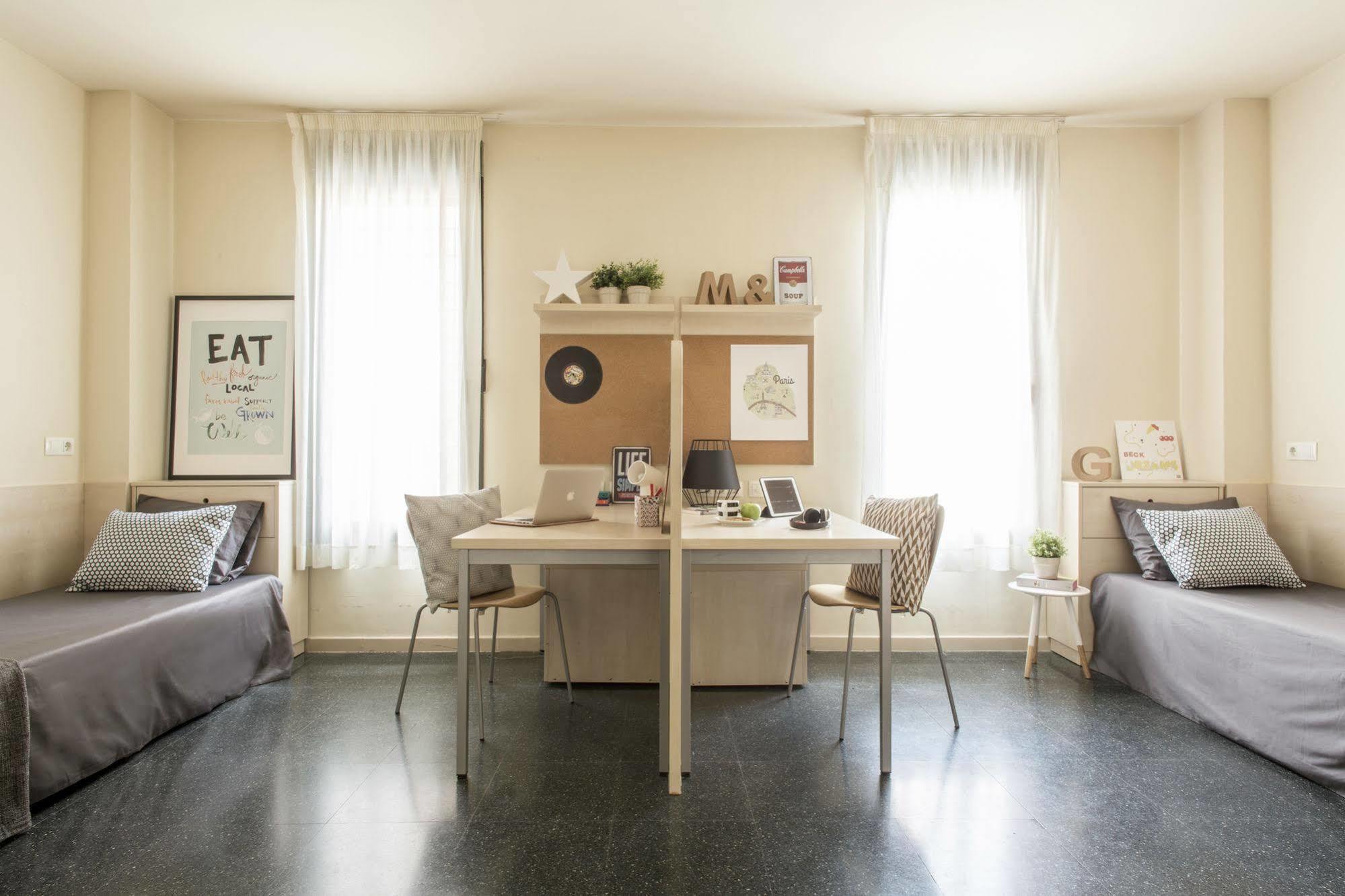 Residencia Universitaria Resa Giner De Los Rios Alcalá de Henares Exteriér fotografie